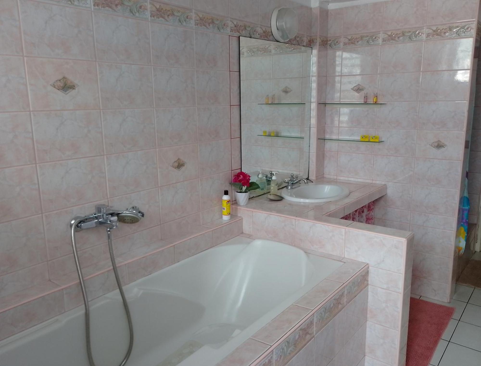 Revolution Tahiti Appartement Papeete  Buitenkant foto